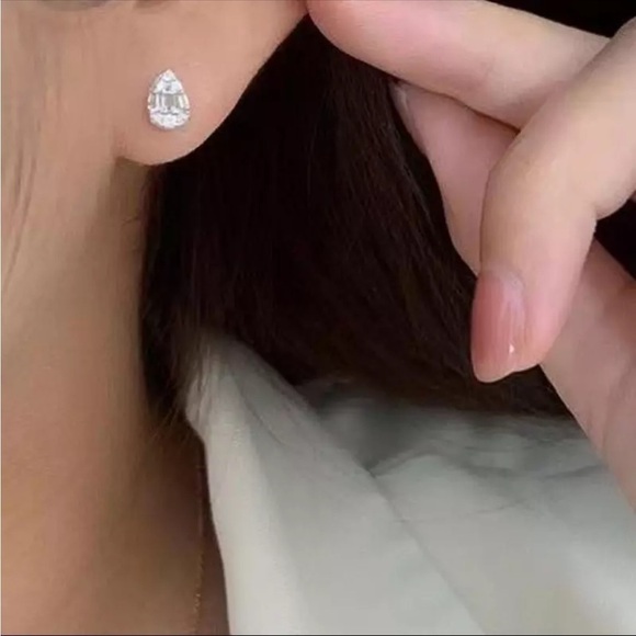 Jewelry - Teardrop Baguette Round Diamond Silver Stud Earrings NEW